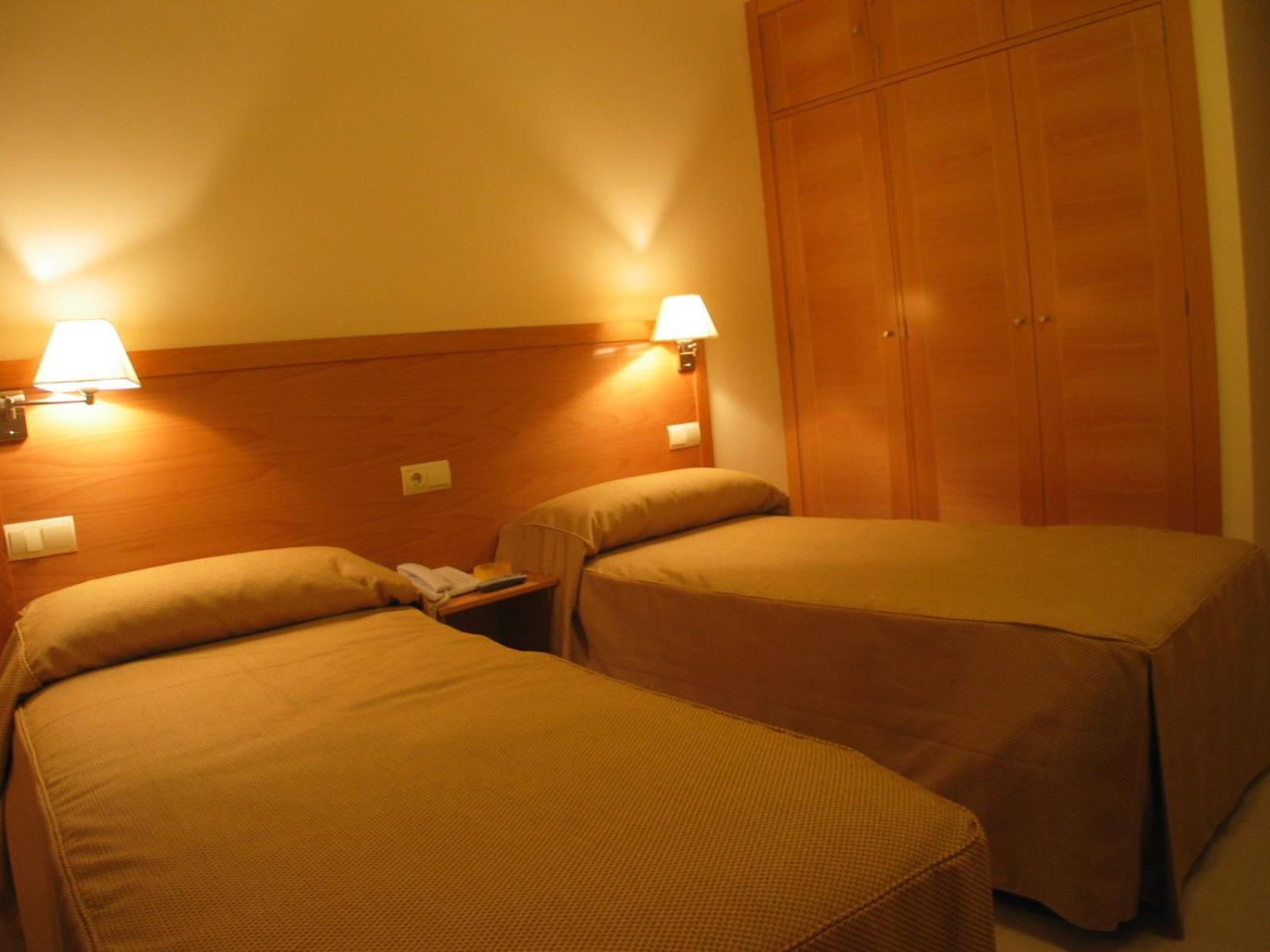 Hostal Ciudad De Caparra Carcaboso Kamer foto