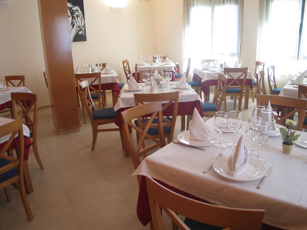 Hostal Ciudad De Caparra Carcaboso Buitenkant foto
