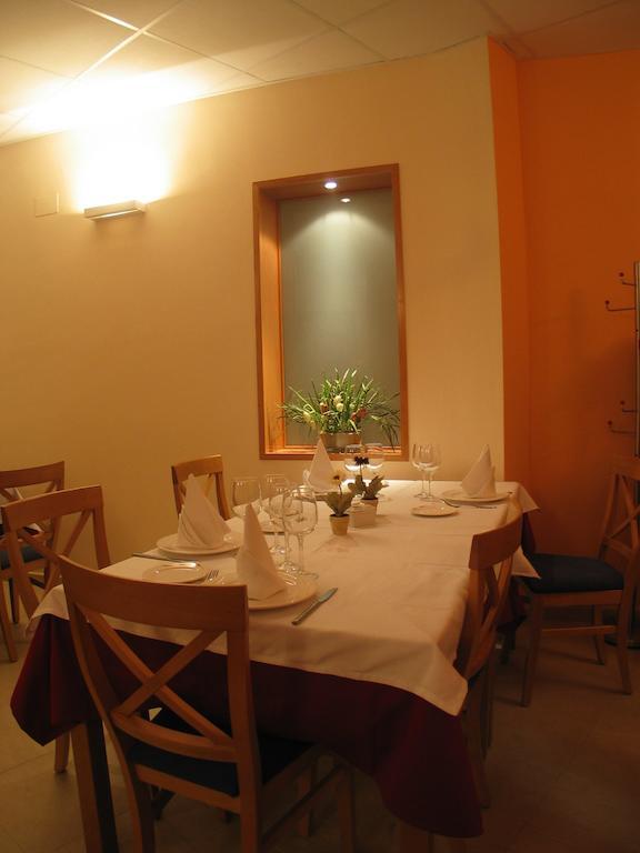 Hostal Ciudad De Caparra Carcaboso Buitenkant foto
