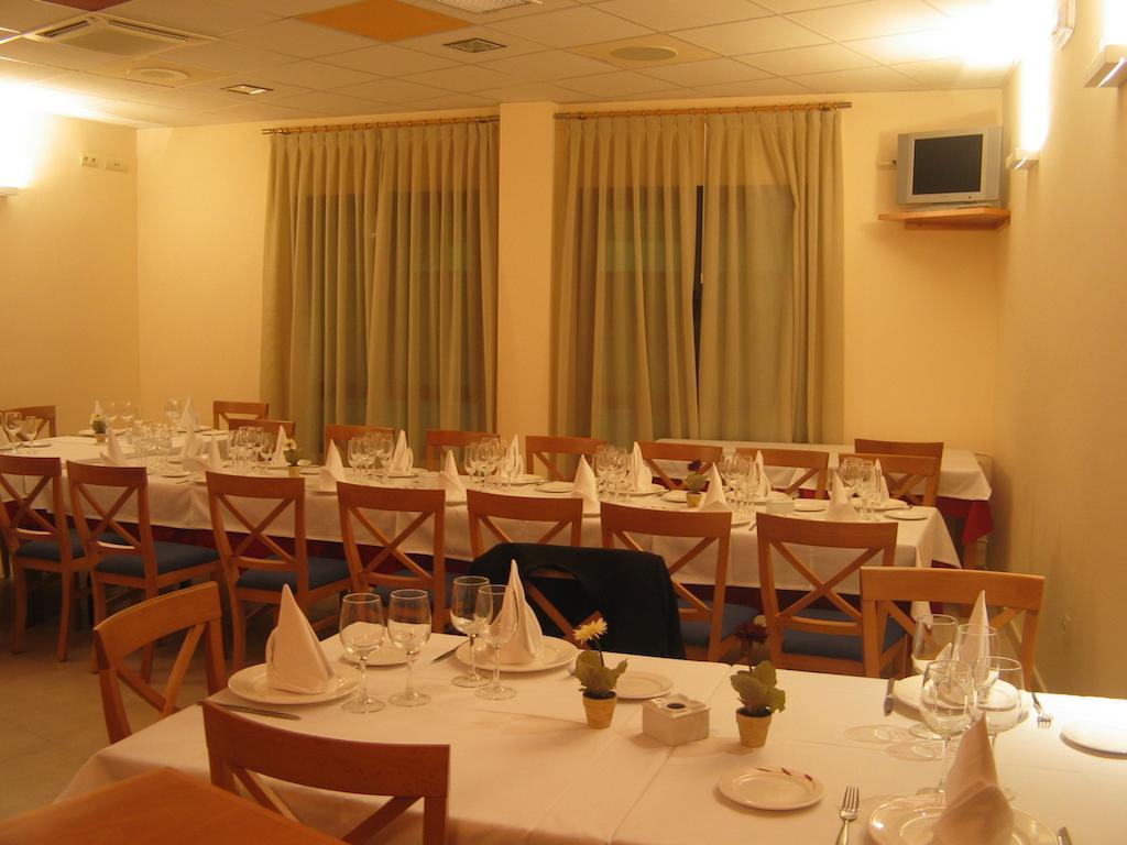 Hostal Ciudad De Caparra Carcaboso Buitenkant foto