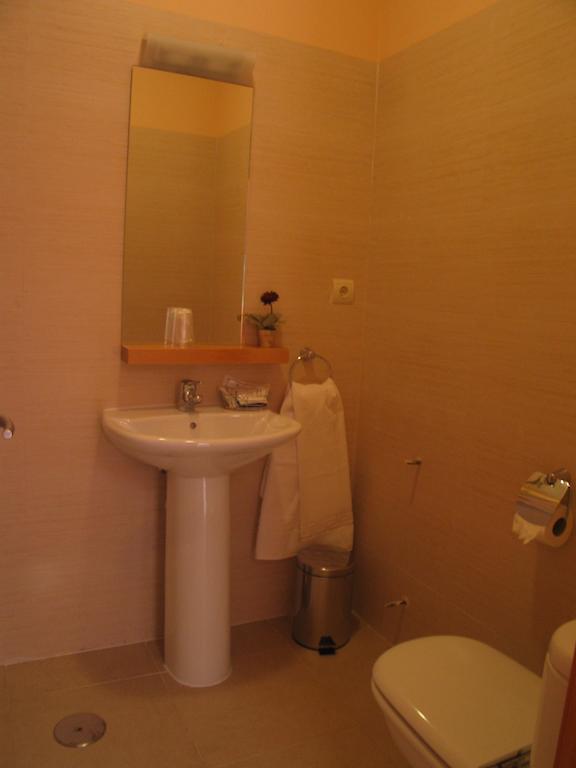 Hostal Ciudad De Caparra Carcaboso Kamer foto