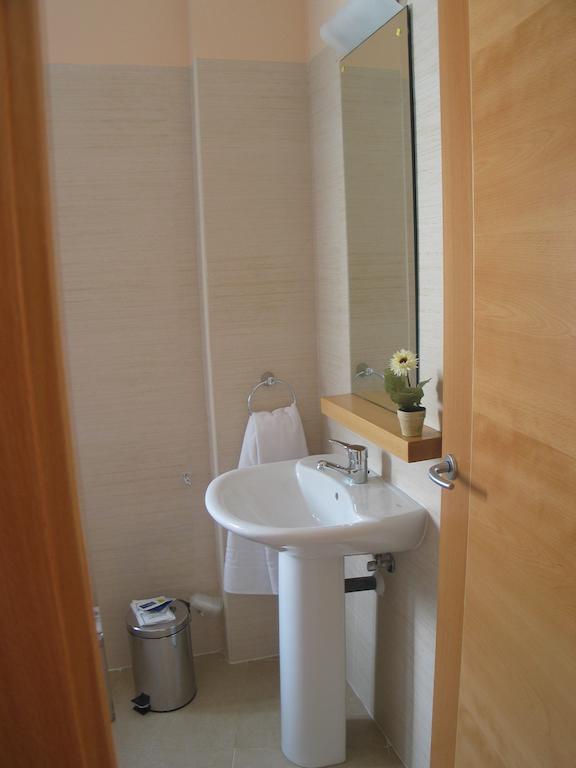 Hostal Ciudad De Caparra Carcaboso Kamer foto